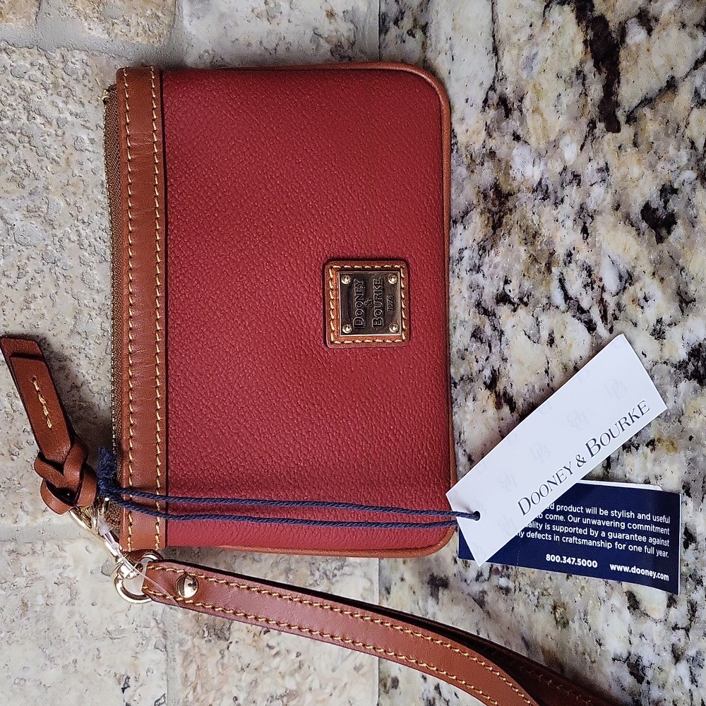 Dooney & Bourke Kirby Medium Wristlet